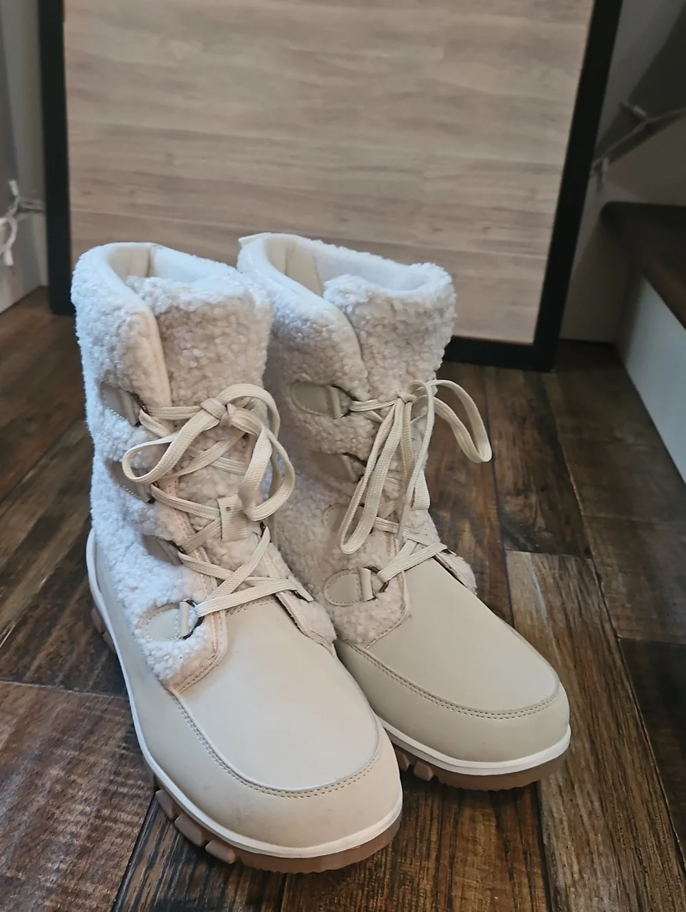 Universal Thread Women's Cream Sherpa Warm Winter  Lace-Up Boots